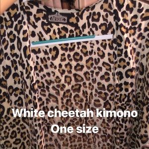 Cheetah kimono